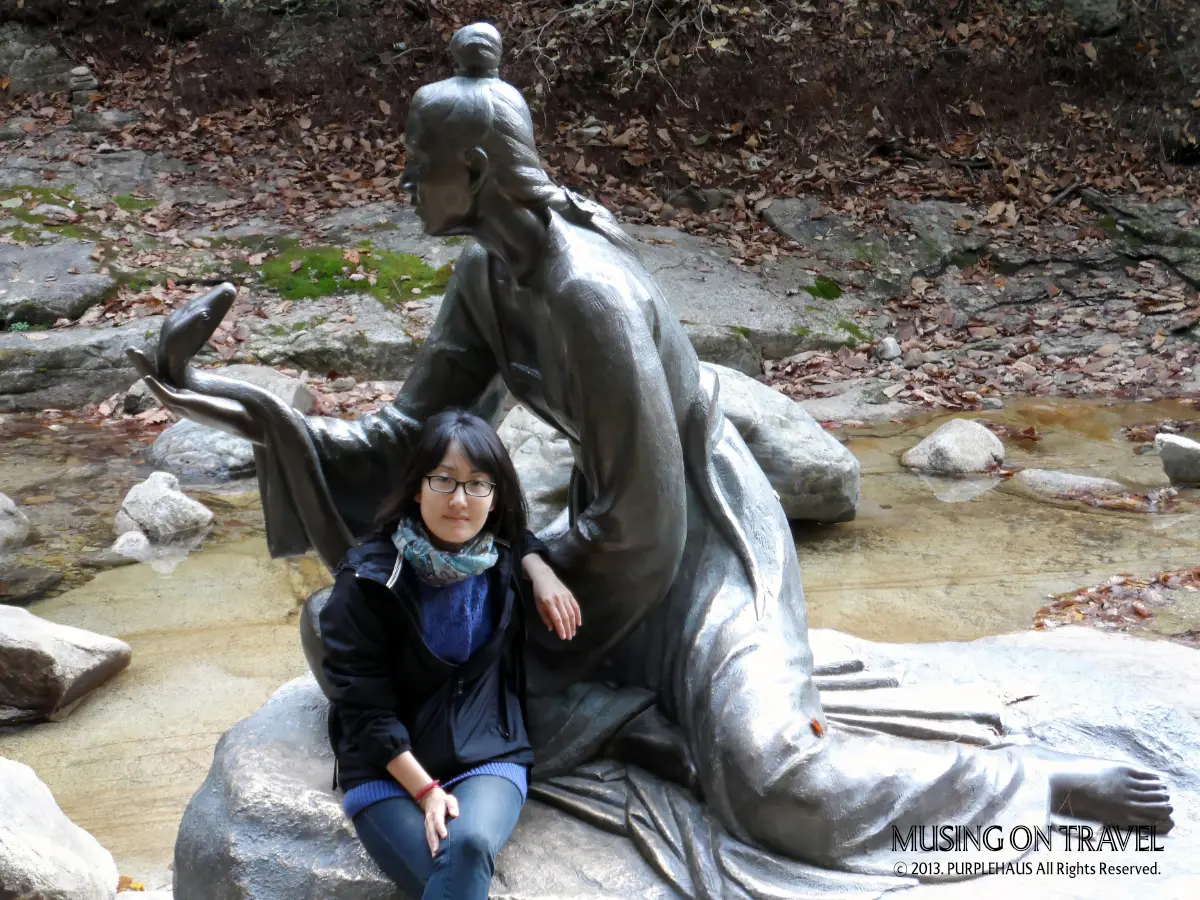 청평사 공주와 상사뱀 조형물